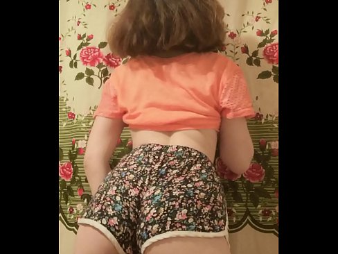 ❤️ Sexy jonge babe dy't har koarte broek op 'e kamera útstrielet ❤ Fucking video op fy.passionateembracespotlight.ru ☑