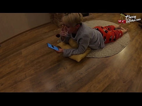 ❤️ Gekke blonde sûgje Enorme lul dy't derop sûgje en stuiterje - Anale seks ❤ Fucking video  op fy.passionateembracespotlight.ru ☑