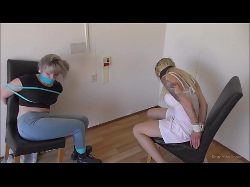 ❤️ Ferslave / fêstbûn en gagged / famke yn need ❤ Fucking video op fy.passionateembracespotlight.ru ☑